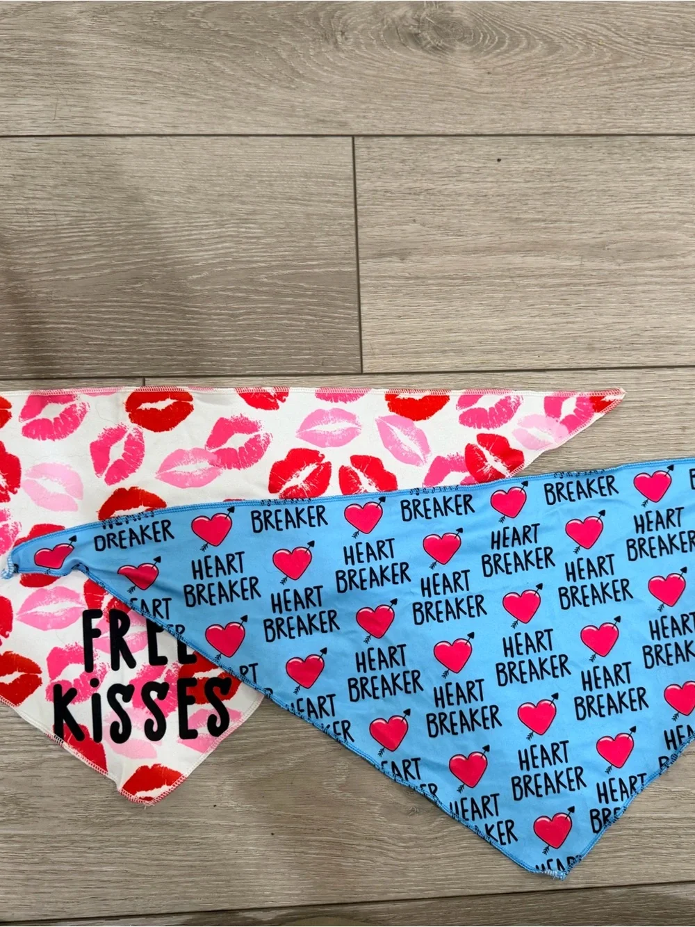 Large Dog Heartbreaker & Kiss Print Bandanas